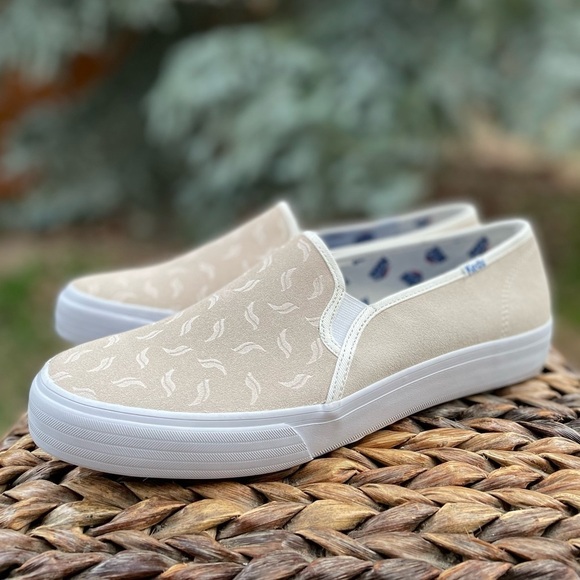 NEW Keds Cream Suede Tossed Wave Logo Platform Lace Up Sneaker. Women’s size 11 - Picture 2 of 13